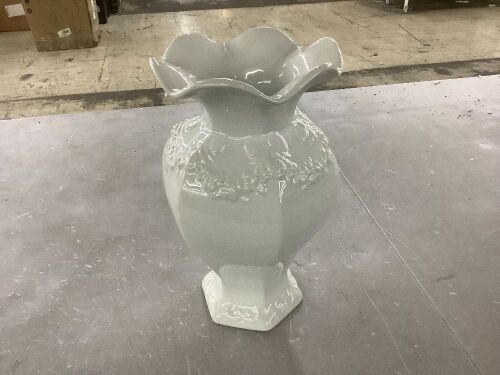 White Vase  - Lot 725
