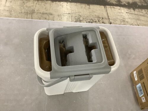 JOYMOOP Mop and Bucket with Wringer Set - Lot 767