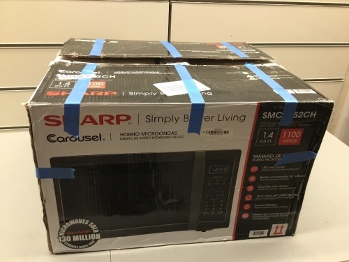 Sharp 1.4-cu ft 1100-Watt Countertop Microwave (Black Stainless Steel). Broken Handle. E-Commerce Return. Tested - Lot 346