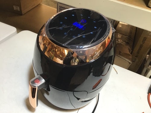 XL 6.9 QT Air Fryer, Electric, 7 Cooking Preset, Instant Temp/Time Control, LED Digital Touchscreen - Black. Powers On/Not Tested Further. Appears New - Lot 471