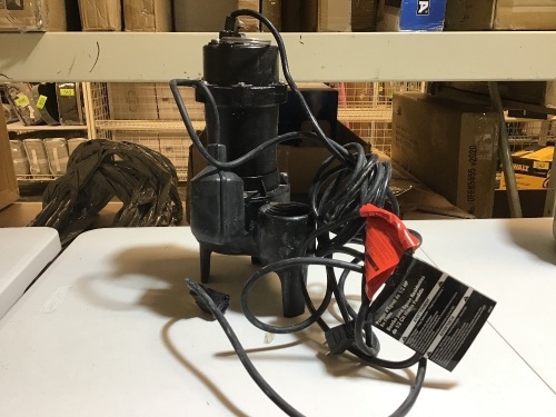 Wayne Sewage/Sump Pump. Bottom 2" Suction, E-Commerce   - Lot 479