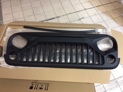 Lot of (3) New Jeep Grilles - Lot 806