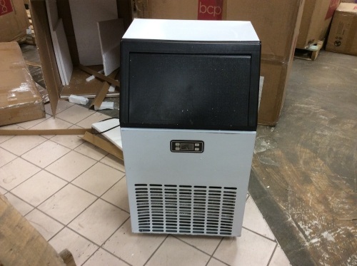 Portable Stainless Steel Commercial Ice Maker. Unknown Condition. Powers On, Not Tested Further. E-Commerce Return - Lot 823
