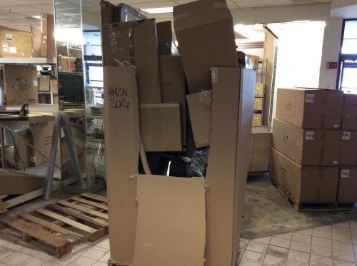 Pallet of Amazon Salvage Items. See. Pics. May Contain Broken Items to Be Used for Parts/Repair - Lot 935
