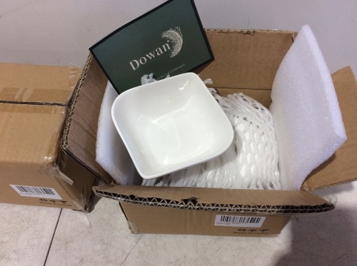 Lot of (4) Dowan 8 Oz Ceramic Dessert Square Ramekin Bowls, Set of 6   - Lot 194