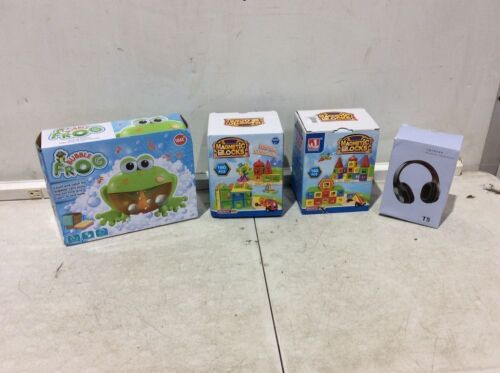 Lot of Kids Toys  - Lot 555