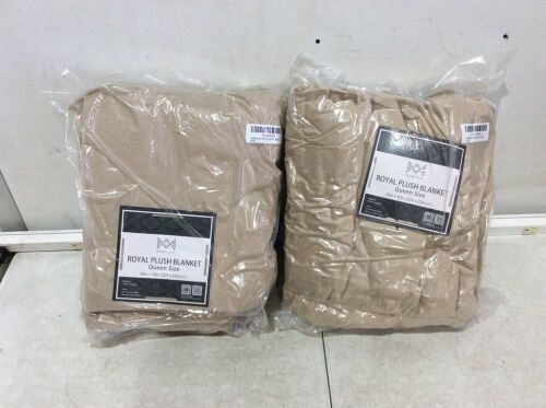 Lot of (2) Merry Life Royal Plush Queen Throw Blankets - Lot 566