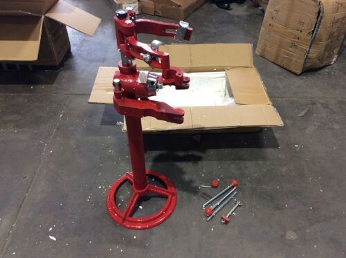VEVOR Hand Operate Strut Coil Spring Press Compressor 20"  - Lot 570