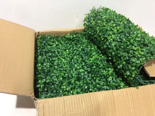 VEVOR 24" x 16" Artificial Boxwood Hedge Panels, 12pcs - Lot 597