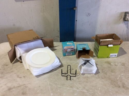 Lot of (6) Dinner Plates, (2) Sets of 6 Coasters, & Set of (8) 3 oz Bowls - Lot 913