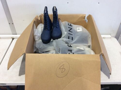 Lot of (8) Cinak Martens Women's Denim Blue Boots, Size 6 - Lot 935
