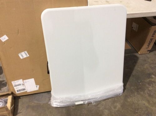 6' Folding Plastic Table  - Lot 1064