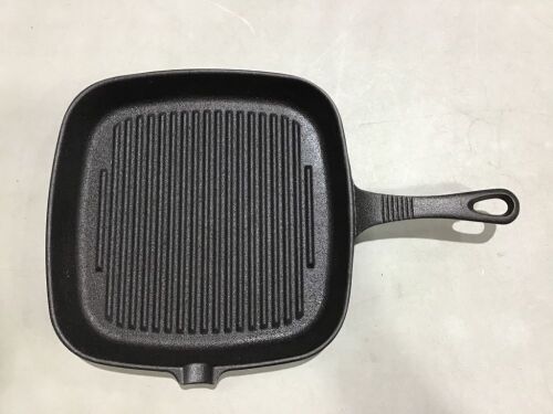 9" Square Cast Iron Griddle Pan with Pour Spout - Lot 1102