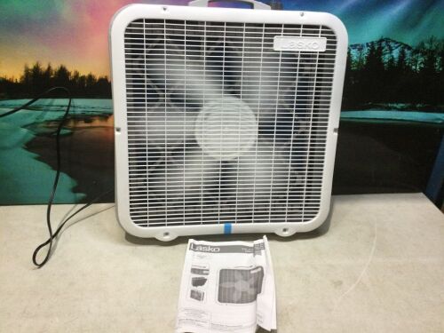 Lasko Air Flex Pro 3 Speed Air Purifier Box Fan with 5 Blades - Lot 1124