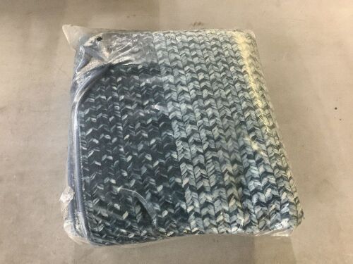 4' x 6' Area Rug  - Lot 154