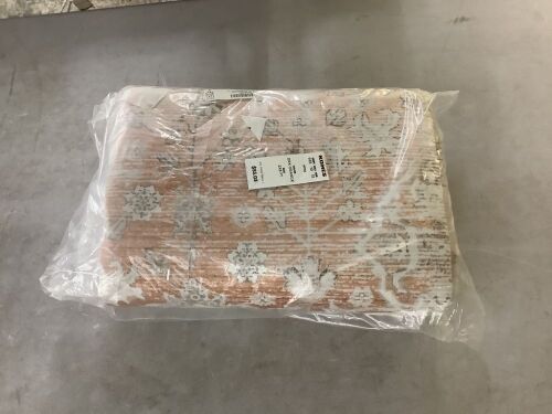 4' x 6' Area Rug  - Lot 155