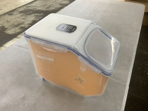 LocknLock Pantry Food Storage Container - Lot 358