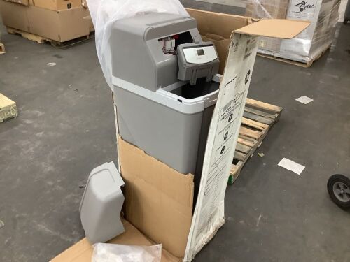 Rheem 42,000 Grain Preferred Plus Water Softener for Hard Water and Iron Reduction - Lot 111JF