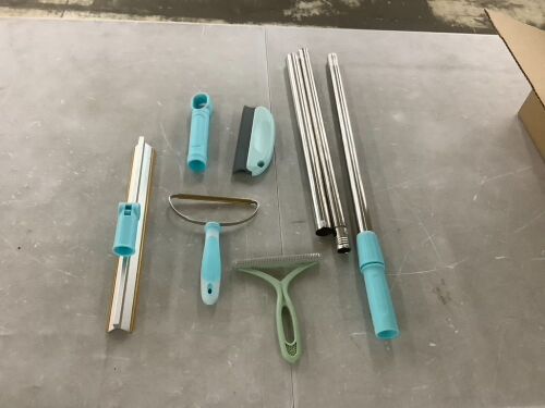 Pet Hair Removal Tools  - Lot 599