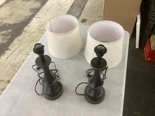 Set of 2 Table Lamps  - Lot 337