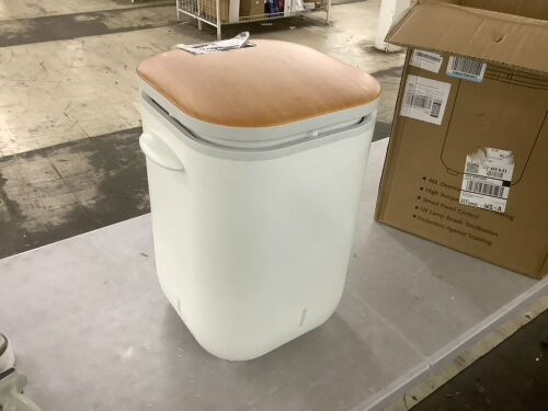 40L Luxury Towel Warmer  - Lot 583