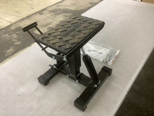 Polarbear Motorcycle Jack Stand  - Lot 164