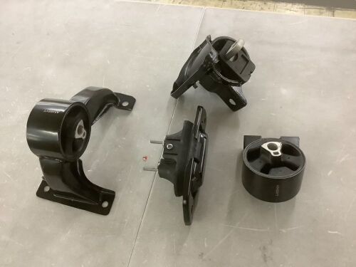 Motor Mount 4 Pc  - Lot 276