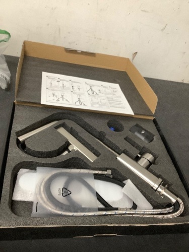 AVSIILE itchen Sink Faucet Single Handle - Lot 1149