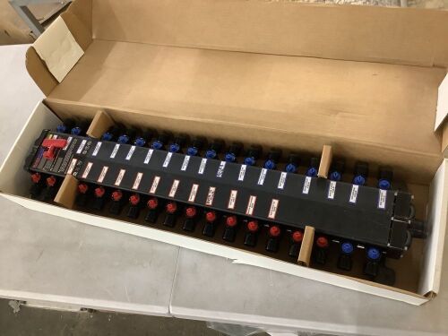Viega Manabloc 1/2 in. Press x 36 port Polysulfone Distribution Manifold, 16 Hot/16 Cold/4 Hard - Lot 113JF