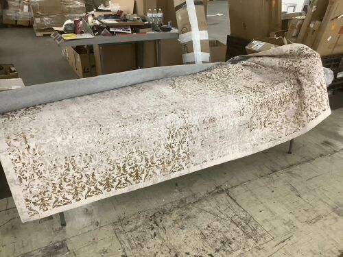 9' x 12' Area Rug  - Lot 149