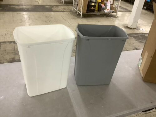 Lot of (2) Trash Cans - Lot 233