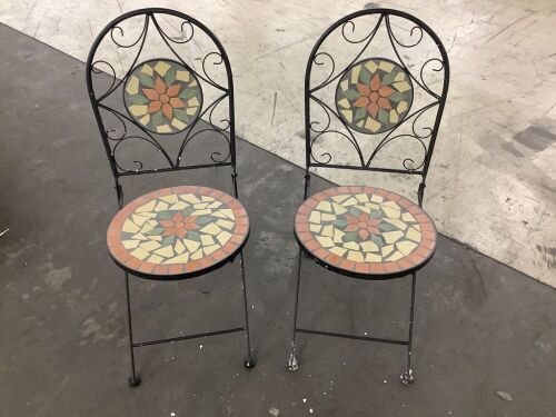 VINGLI Garden Bistro Mosaic Folding Chairs, Set of 2  - Lot 228