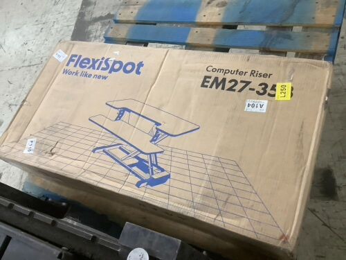 FlexiSpot Computer Riser  - Lot 32WG
