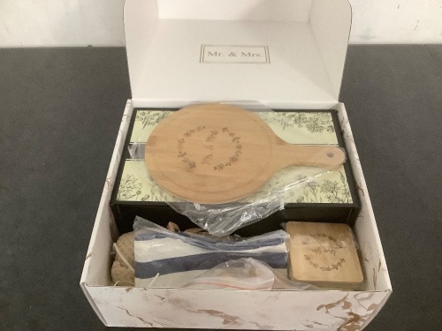 Wedding Gifts for Couples - Mr & Mrs - Lot 1429