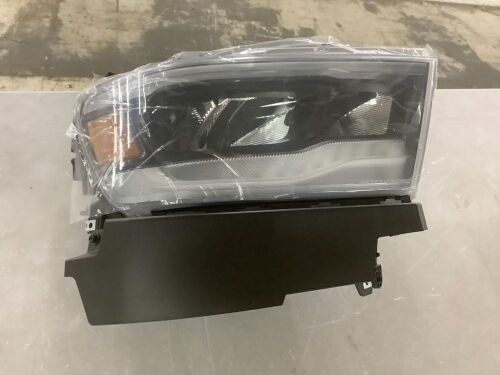 LED Headlight for Dodge Ram 1500 2019-2021 - Lot 176