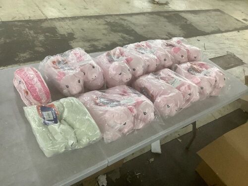 Lot of (8) Pig Slippers & (1) Lamb Slippers - Lot 323
