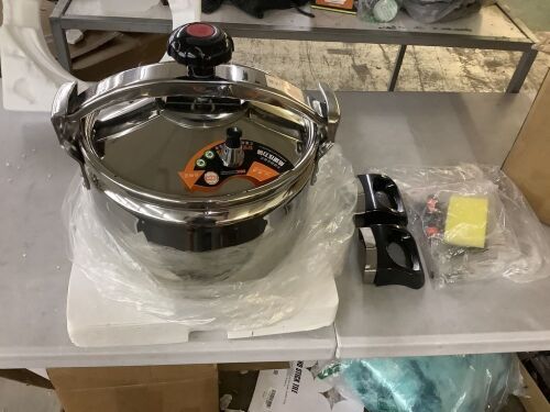 Pressure Cooker 23 Quart Stainless Steel Pressure Canner - Lot 443