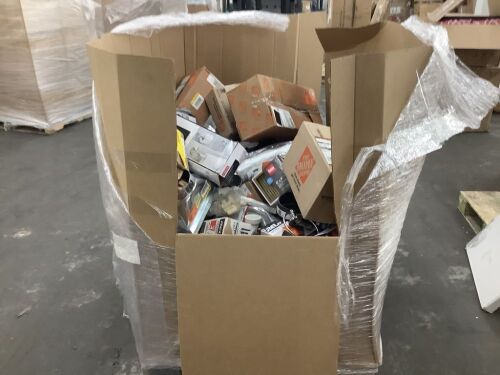 Pallet of Plumbing Return Items, High Piece Count  - Lot 250JF