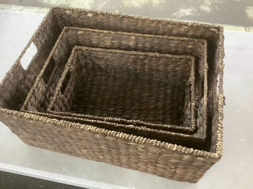 Set of 3 Large Hyacinth Storage Baskets w/ Handles, Lid - 21", 20", 18" - Lot 708