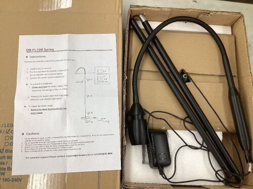 O'Bright Ray Adjustable LED beam floor lamp, Dimmable and zoomable, Flexible gooseneck, standing lamp Matte black - Lot 117