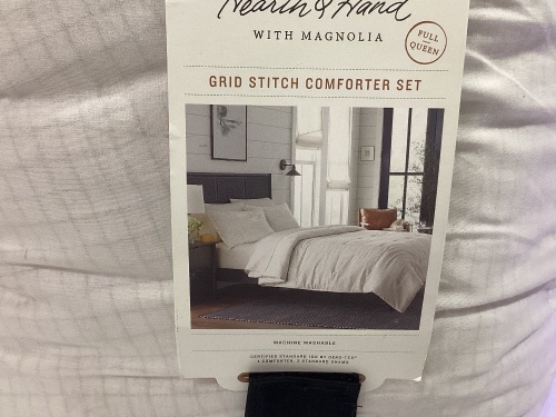 Full/Queen Hearth and Hand Bedding  - Lot 506