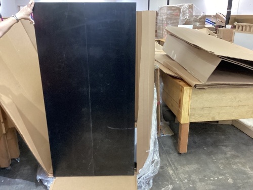 Black Rectangle Pressed wood diningroom table - Lot 500