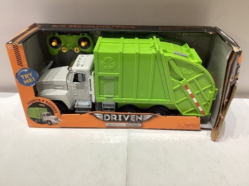 DRIVEN Remote controlled Garbage Truck - Lot 520