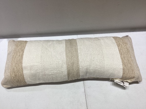 THRESHOLD Throw Pillow  - Lot 536