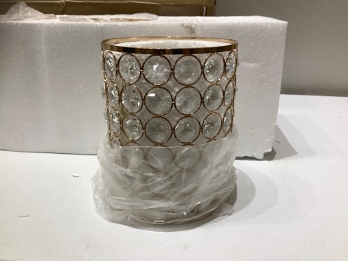 Cuaulans  Gold Pendent Light Fixture with round crystals. - Lot 213