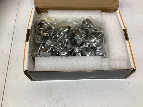 Dyno Fit Wheel lugs - Lot 257