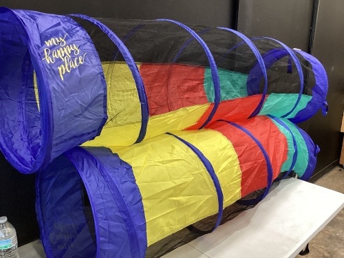 happy place play tube - Lot 597