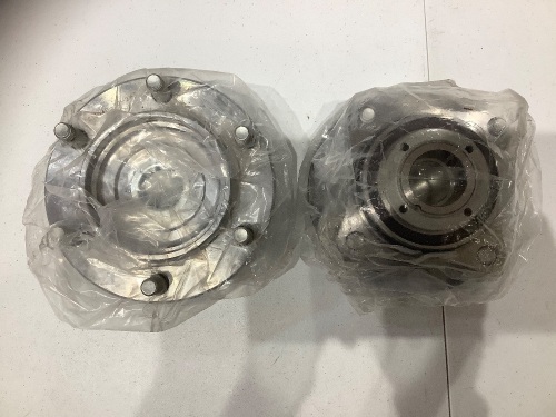 6 lug wheel hubs - Lot 298