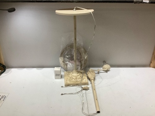 Floor lamp with table and adjustable light - Lot 442