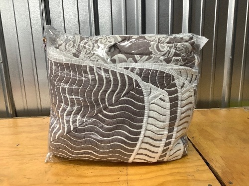 Oversized Bedspreads - Lot 1636